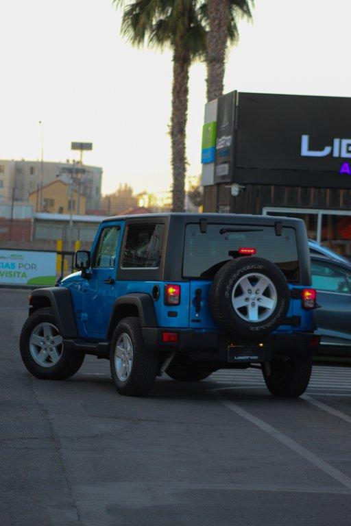 Jeep Wrangler — foto 5 de 11